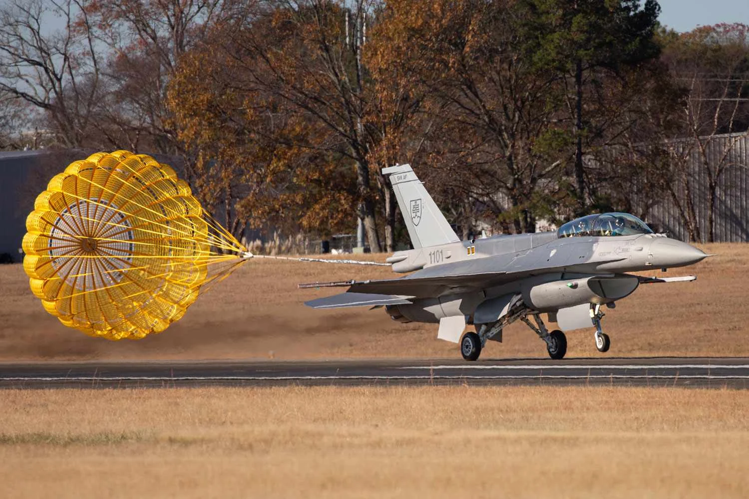 Força Aérea Eslovaca vai contar com 14 F-16 para o lugar dos MiG-29 doados para a Ucrânia (LM)
