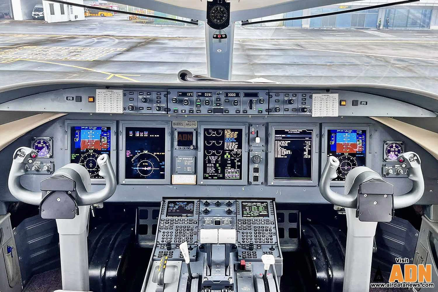 ARJ21-700 (VIA)