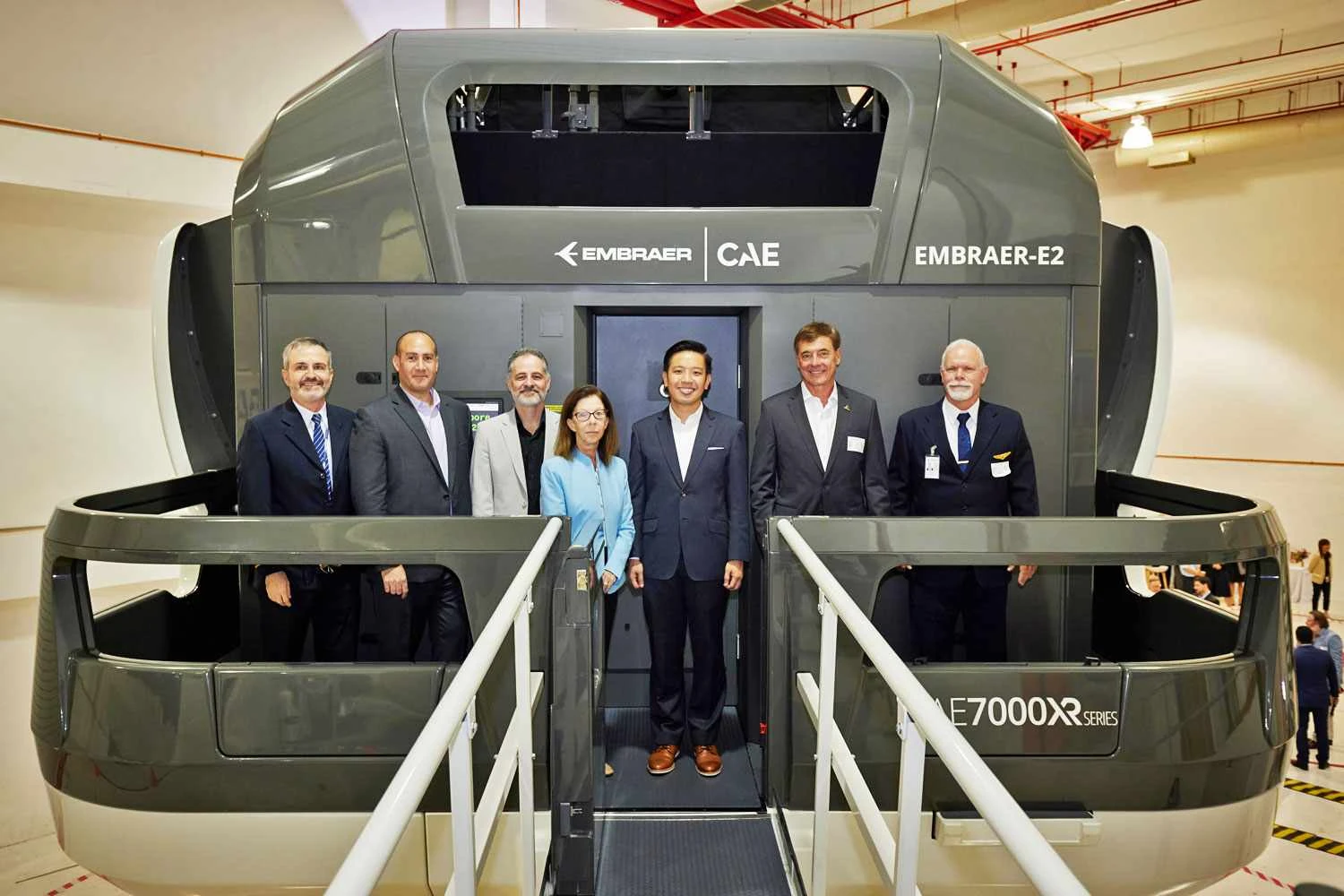 Embraer e CAE inauguram simulador de voo dos jatos E2 em Cingapura