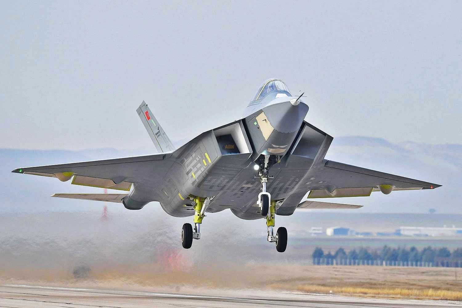 KAAN maiden flight (Turkish Aerospace)