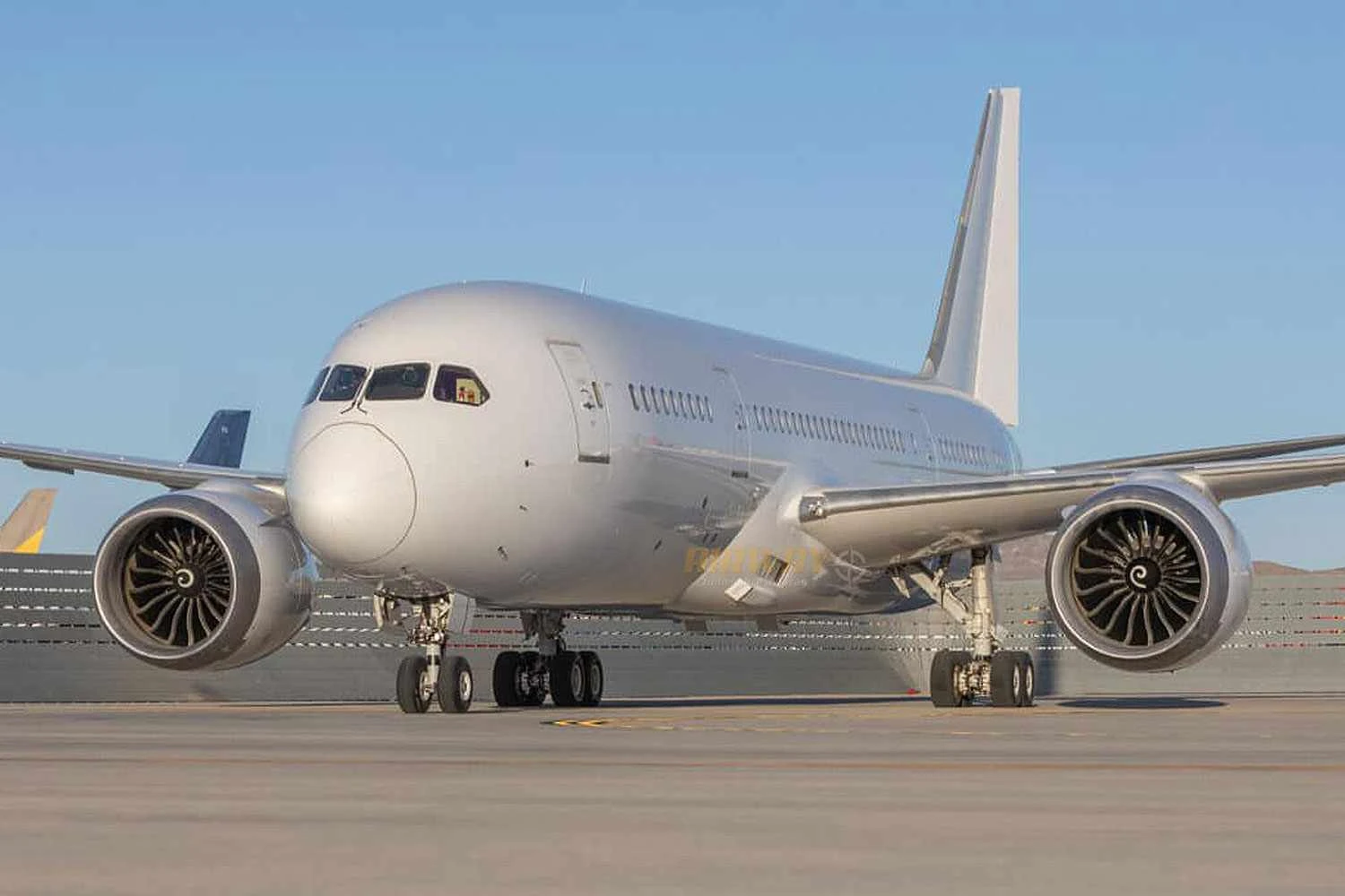 Boeing 787 quase "0km" e rejeitado vai a desmanche nos EUA