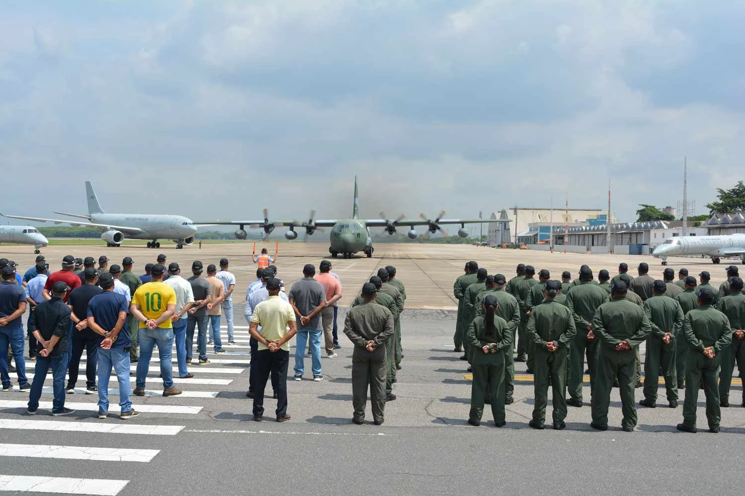 O &uacute;ltimo C-130 na Base A&eacute;rea do Gale&atilde;o (FAB)