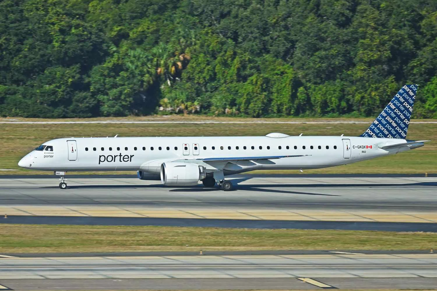 Jato Embraer E195-E2 tem voo cancelado após criança se recusar a usar cinto de segurança