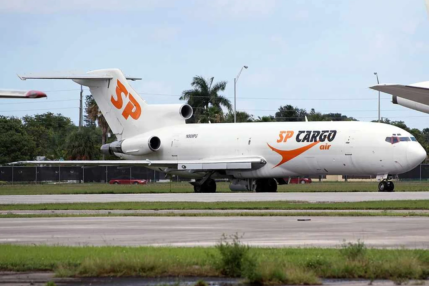 A SP Cargo Air tentou sucessivamente trazer 727-200F para suas primeiras opera&ccedil;&otilde;es. Foto: Andr&eacute; Du-pont via Wikimedia Commons.