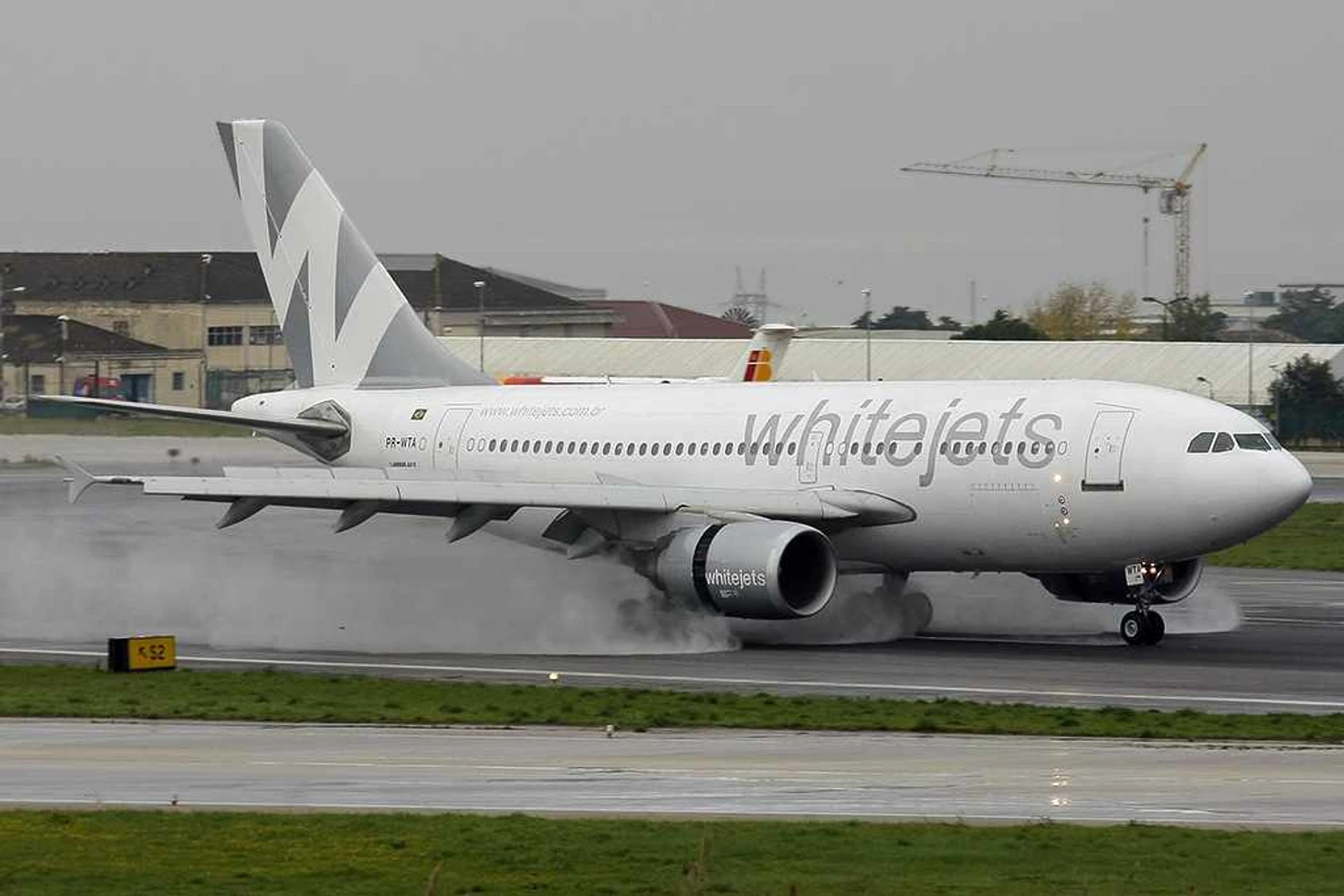 A Whitejets foi a &uacute;tlima operadora do A310-300 entre as empresas a&eacute;reas brasileiras. Foto: Pedro Arag&atilde;o via Wikimedia Commons.