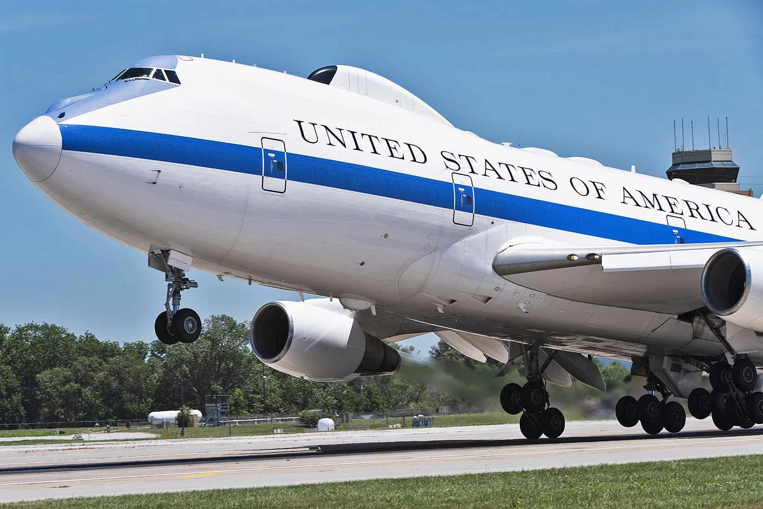 O E-4B, conhecido como &ldquo;avi&atilde;o do ju&iacute;zo final&rdquo;
