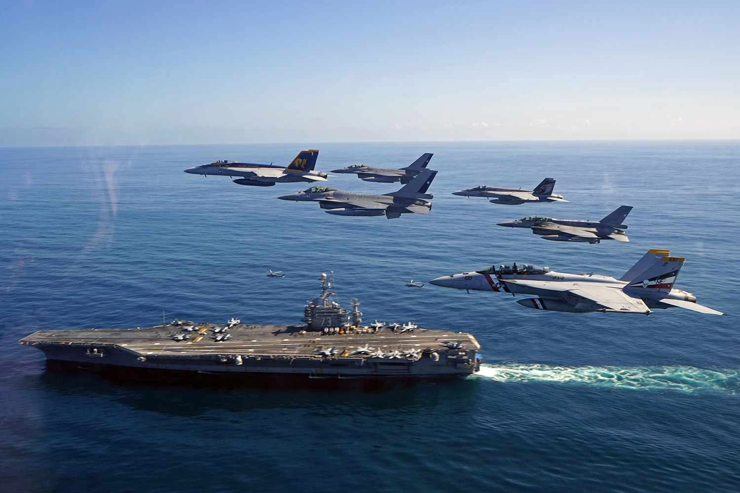 Porta-aviões nuclear USS George Washington voltará ao Brasil nos próximos meses