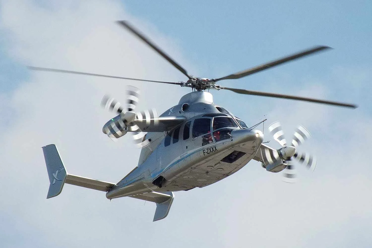 O Eurocopter X3, um Dauphin que testou o conceito em 2010