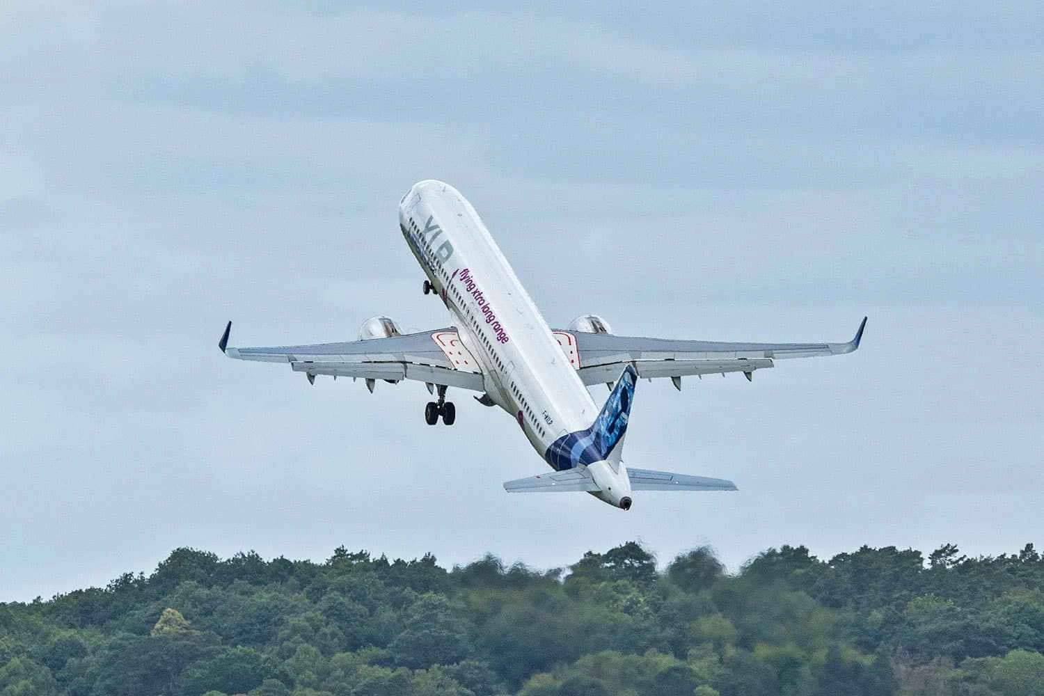 Airbus bate pedidos da Boeing em Farnborough, Embraer fica no zero