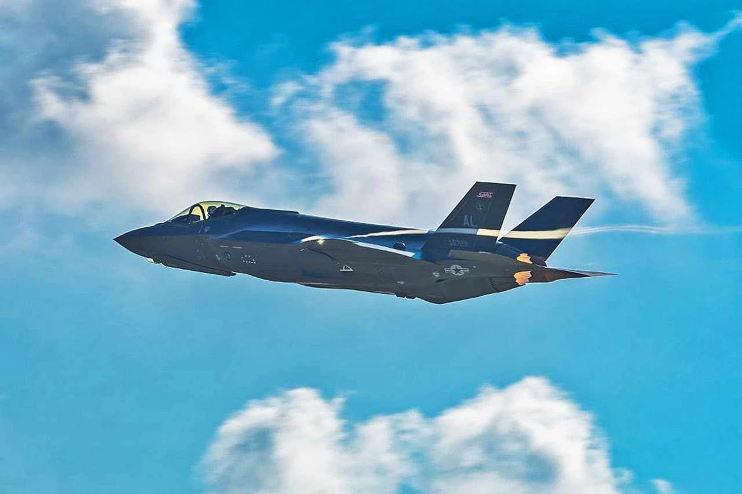 Trump vai cancelar encomenda do caça F-35? Lockheed nega rumores