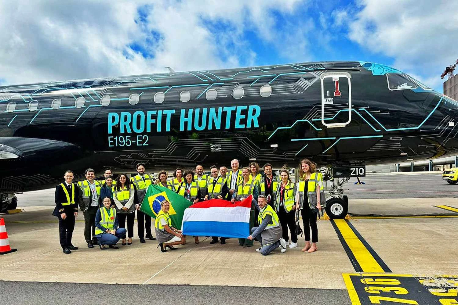 Embraer E195-E2 faz visita à futura cliente Luxair a caminho de Farnborough