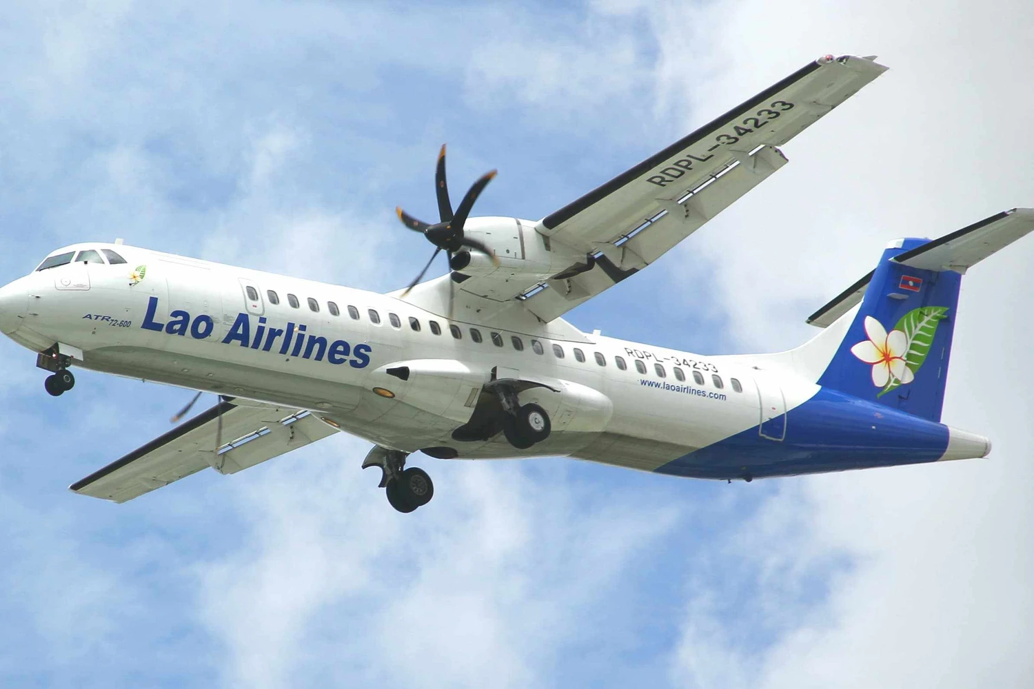ATR 72 da LAO Airlines que se acidentou em 2013