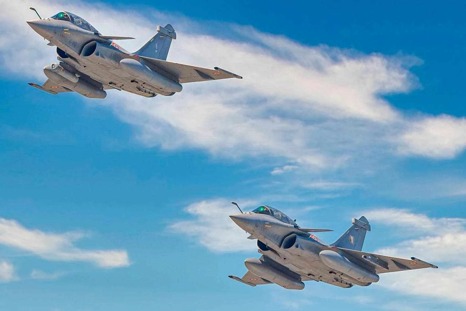 França quer adquirir mais 61 caças Rafale