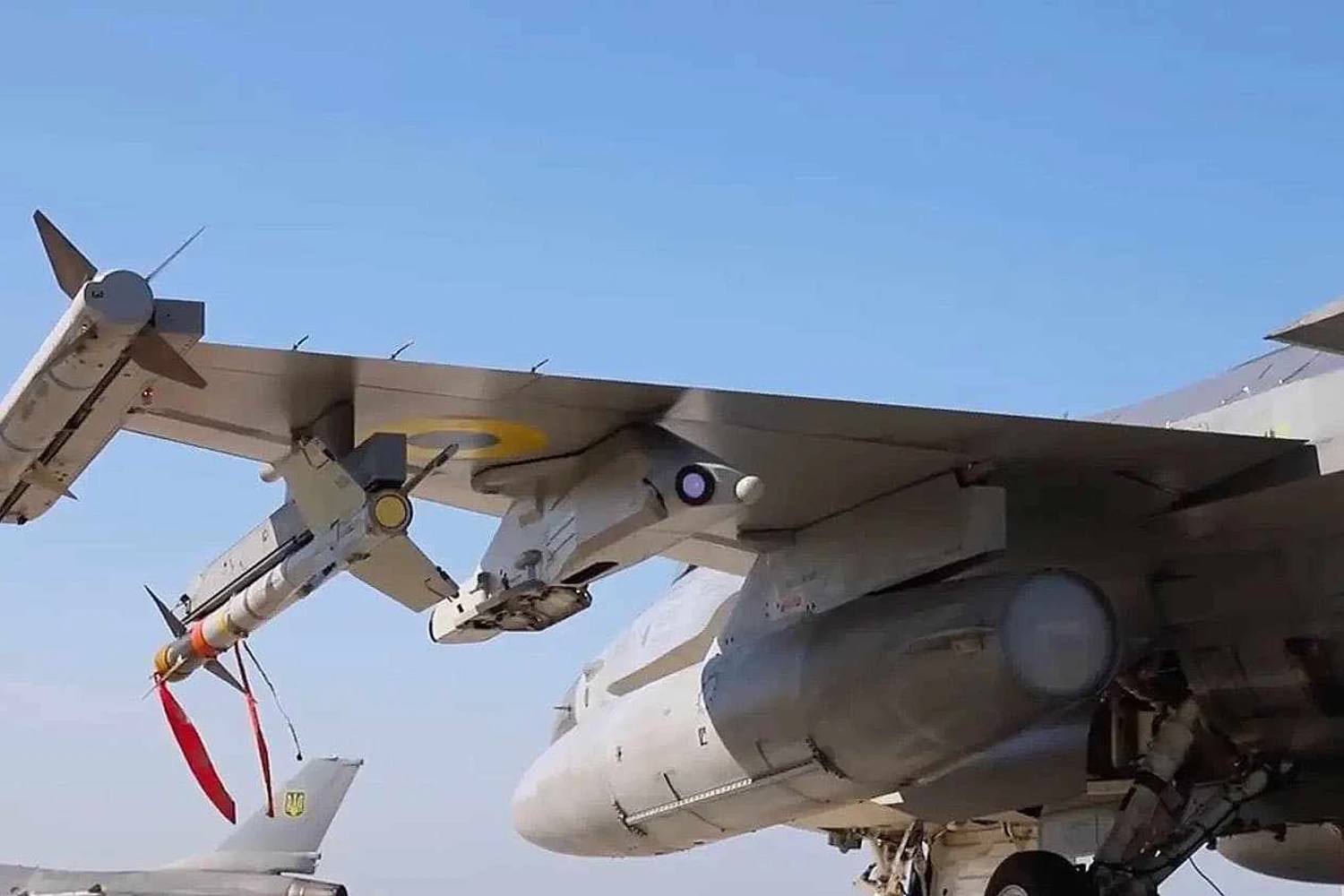 Caças são equipados com mísseis AIM-9 e AIM-120 além de sistemas de defesa