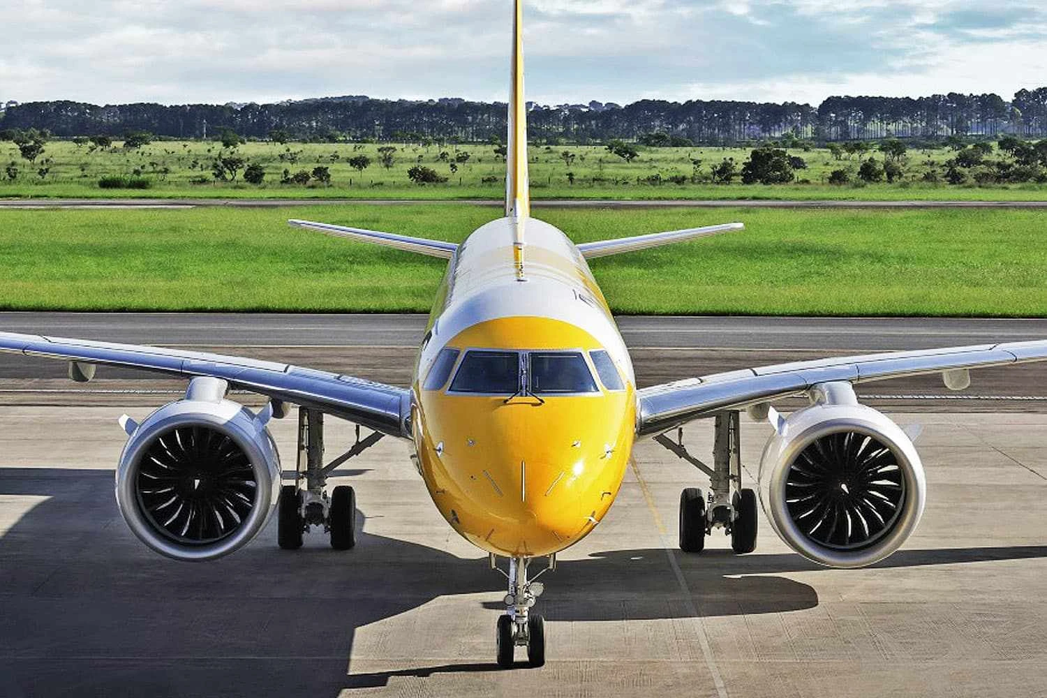 Novos jatos Embraer de companhia de Cingapura voam quase lotados