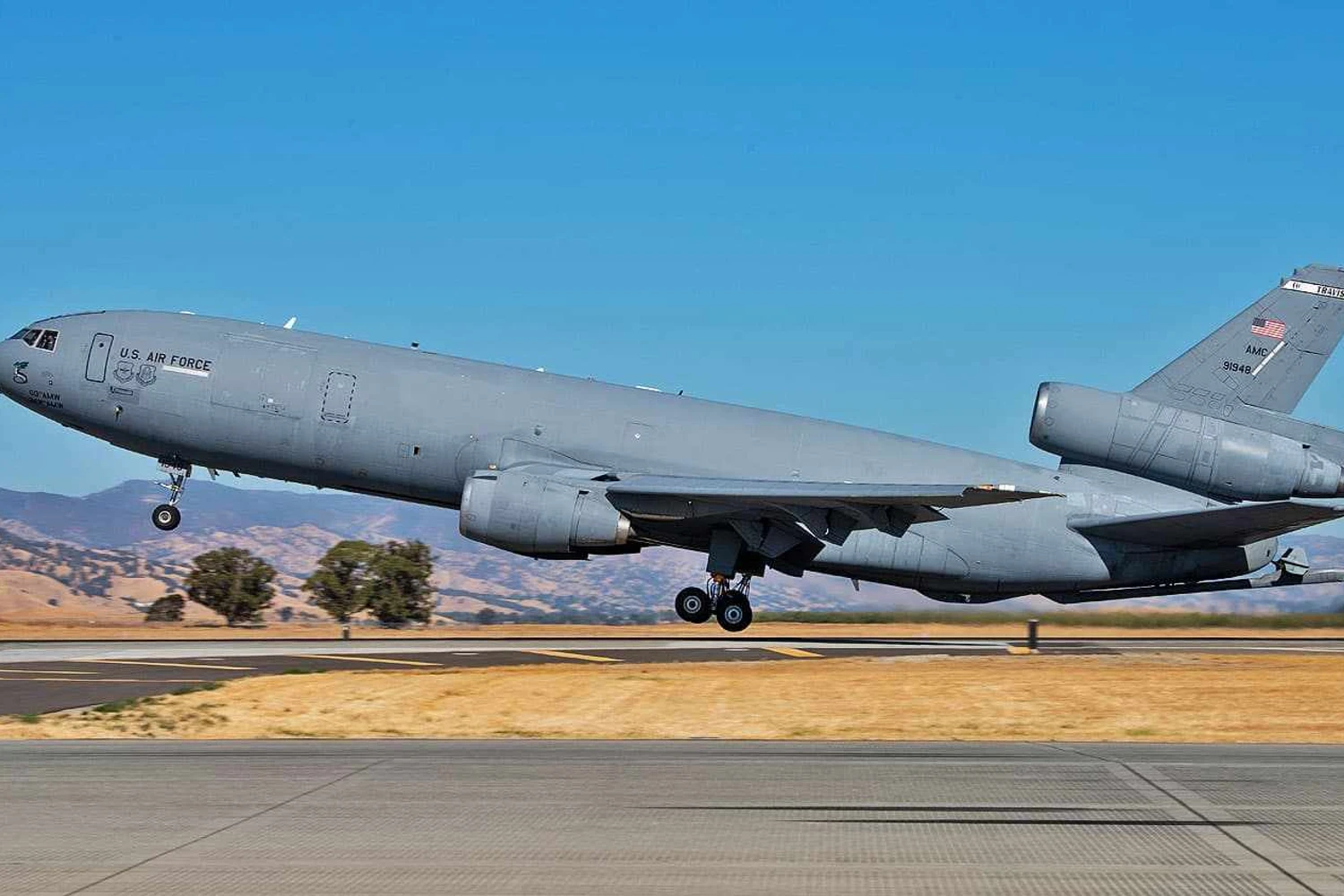 Após 44 anos em serviço, avião-tanque KC-10 é aposentado pela Força Aérea dos EUA