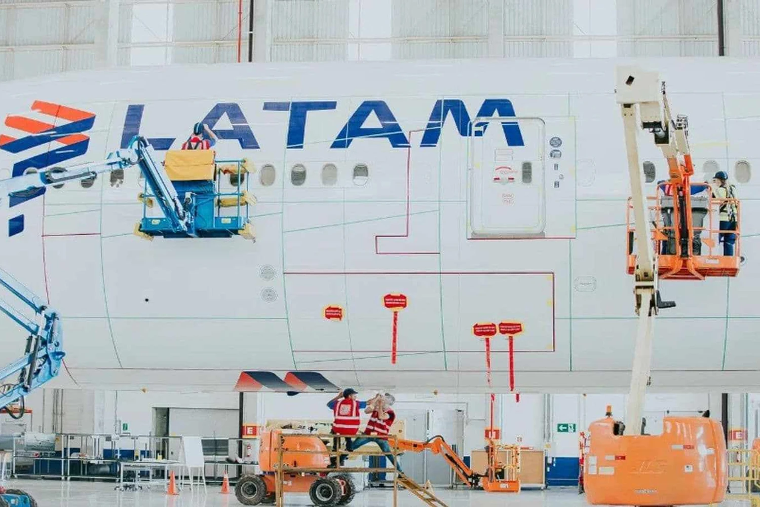 LATAM vai equipar toda a frota de Boeing 777 com tecnologia AeroSHARK