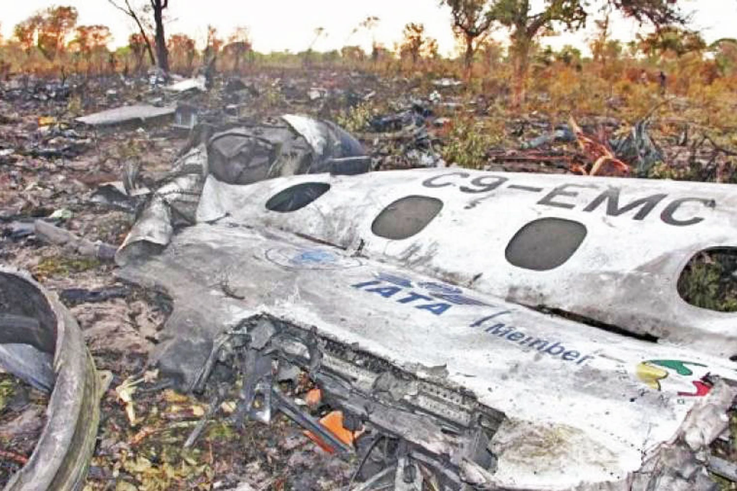 Destroços do E190 da LAM (Reprodução)
