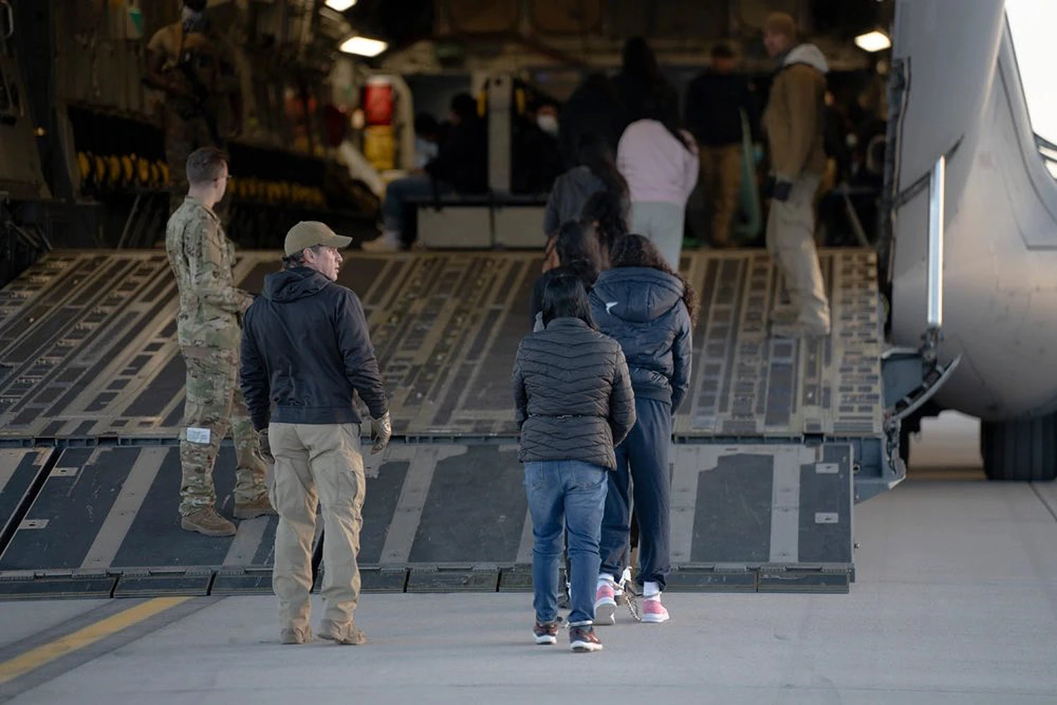 Cerca de 5.400 pessoas serão deportadas por aviões militares nos próximos dias (Governo dos EUA)