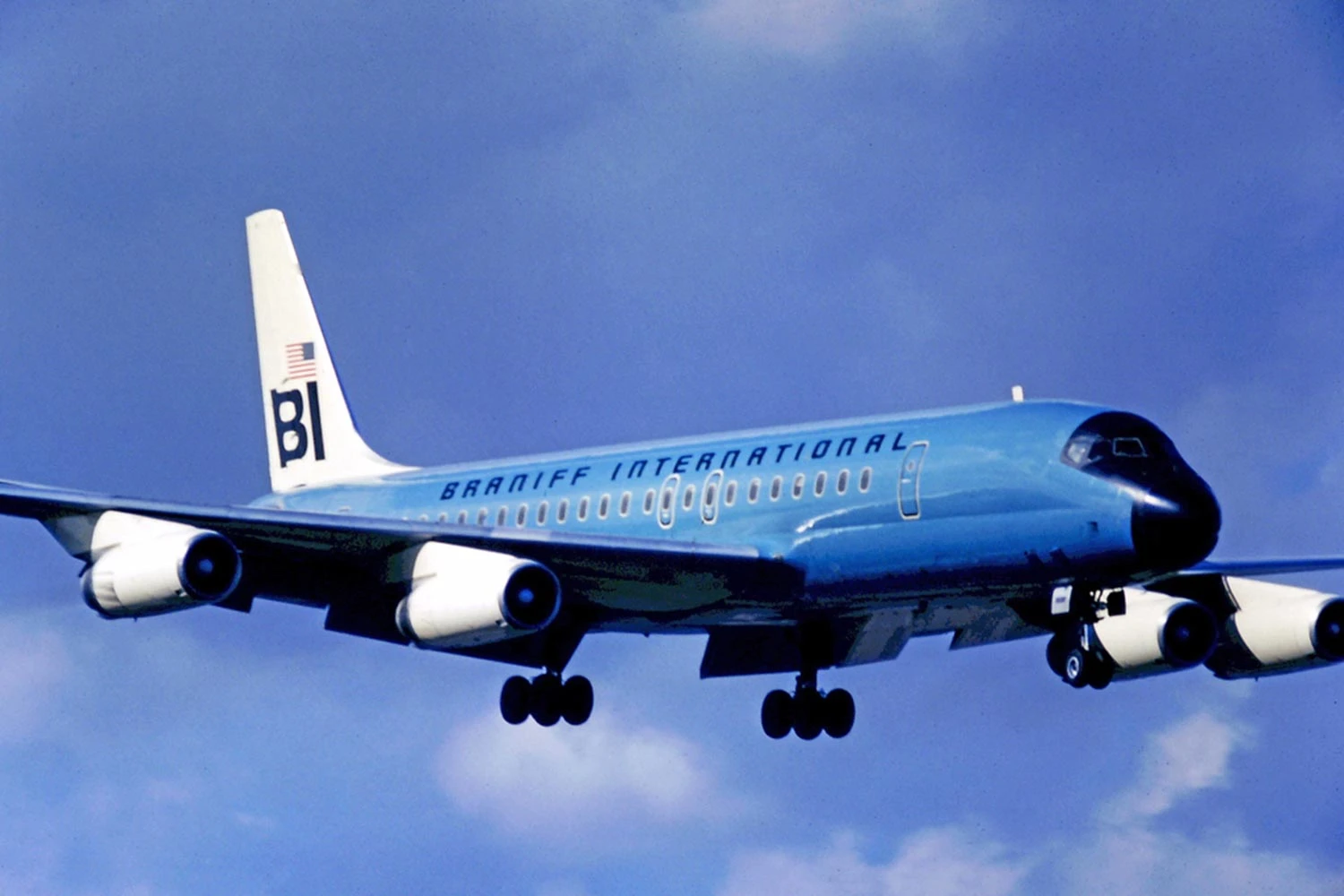 Braniff International, a companhia aérea texana que coloriu os céus
