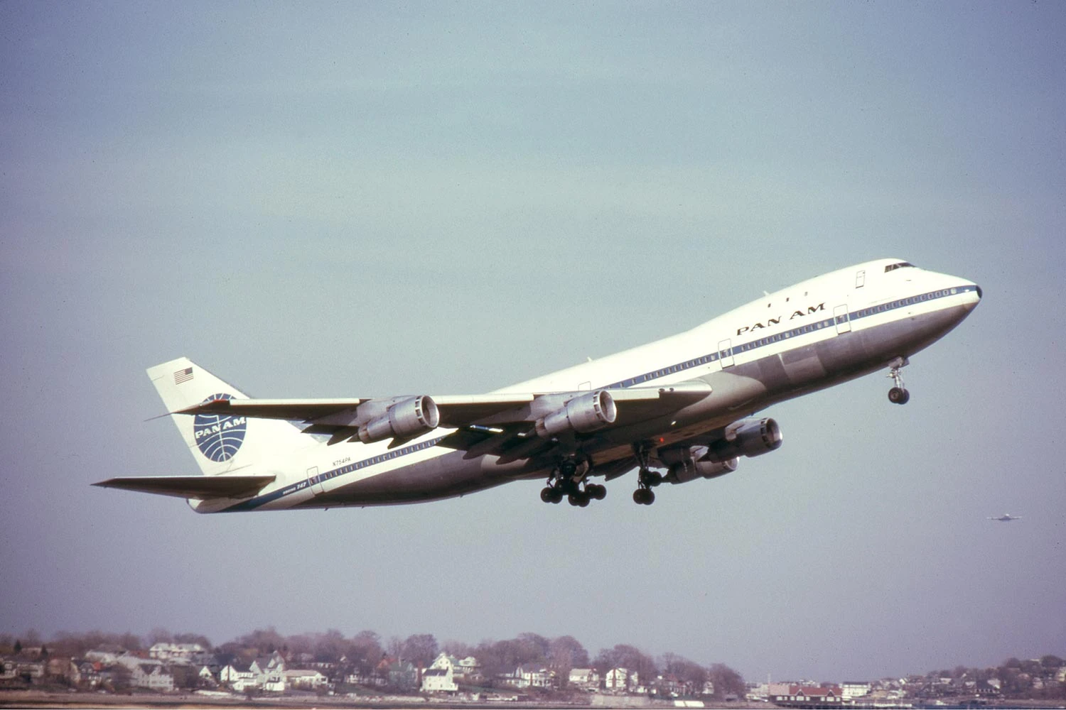 PAA747