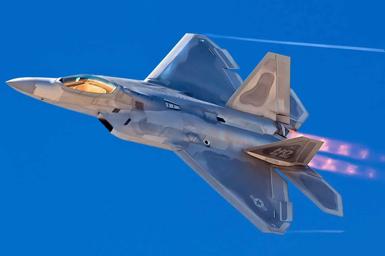 Pratt & Whitney fecha contrato de US$ 1,5 bilhão para dar suporte a motores do caça F-22 Raptor