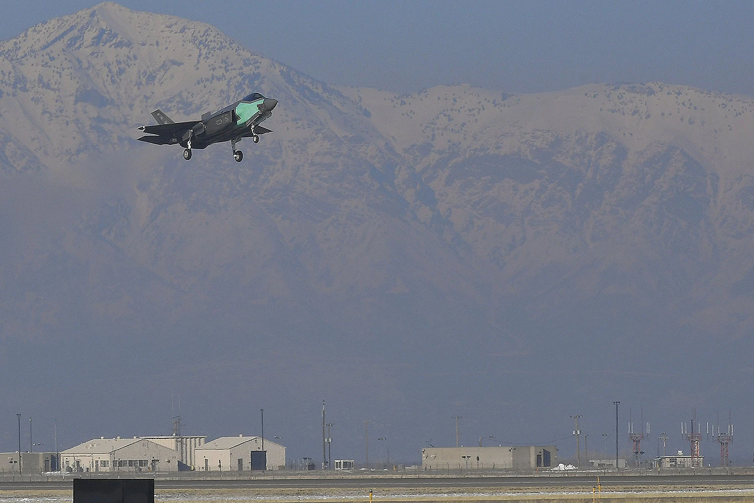Jato foi reconstruído com partes de dois F-35 acidentados (USAF)