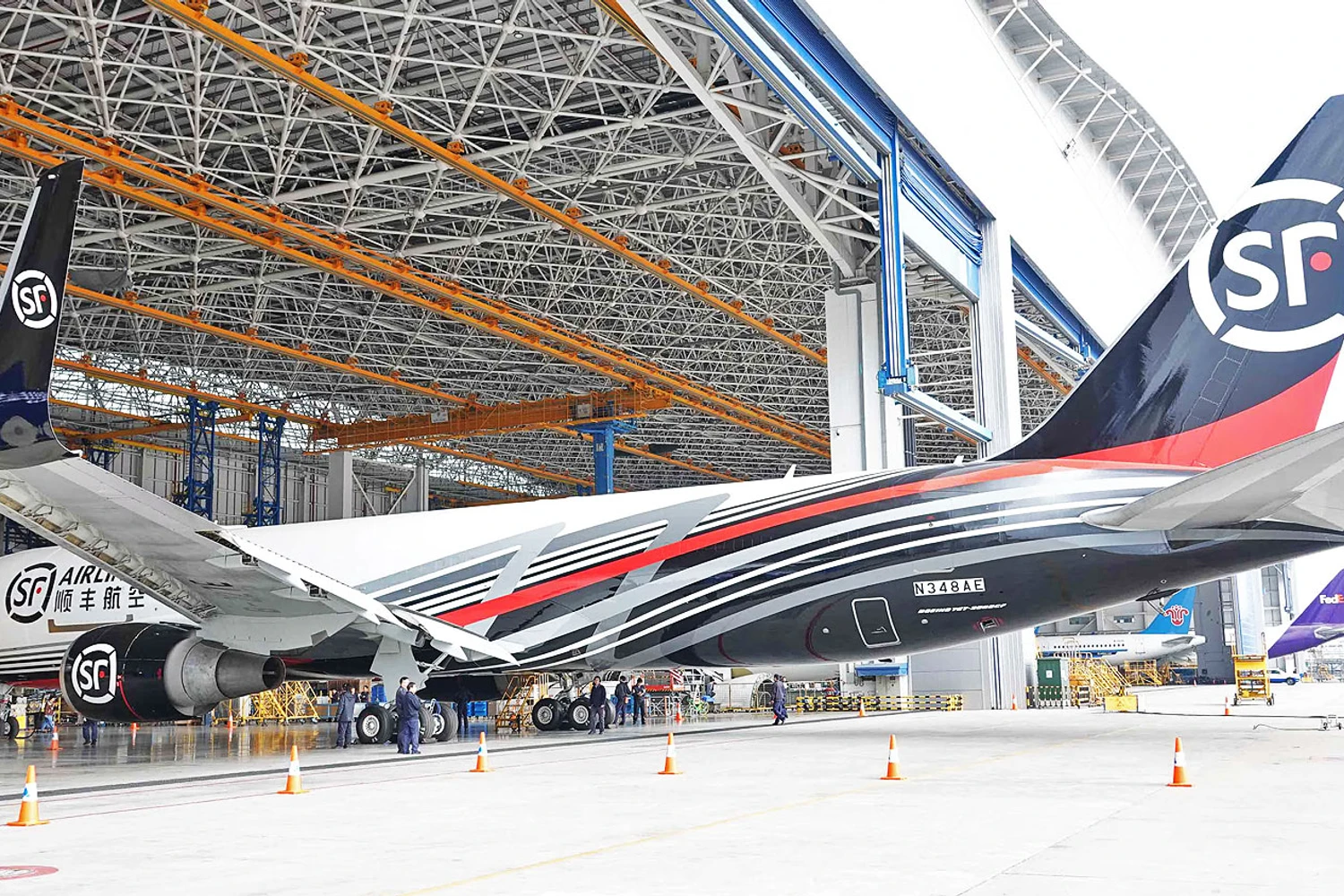 Boeing converte 100º jato 767-300 para cargueiro