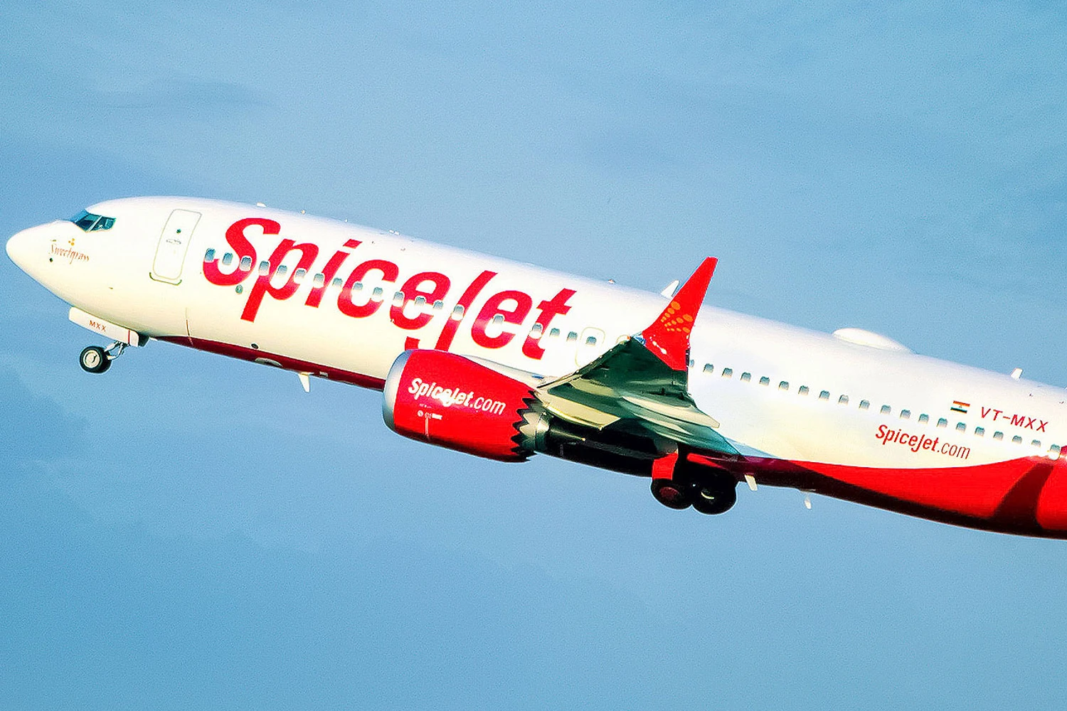 SpiceJet Boeing 737 MAX 8 (Md Shaifuzzaman Ayon)