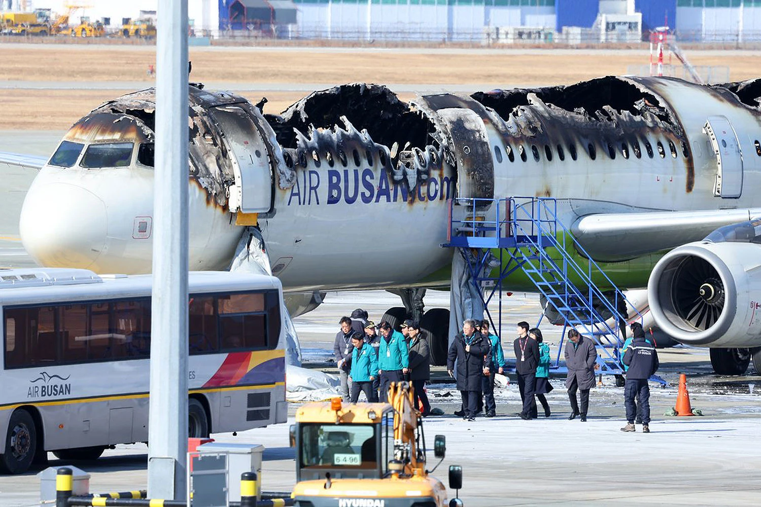 The upper part of the fuselage of the Air Busan A321 was completely destroyed by fire (Social media)