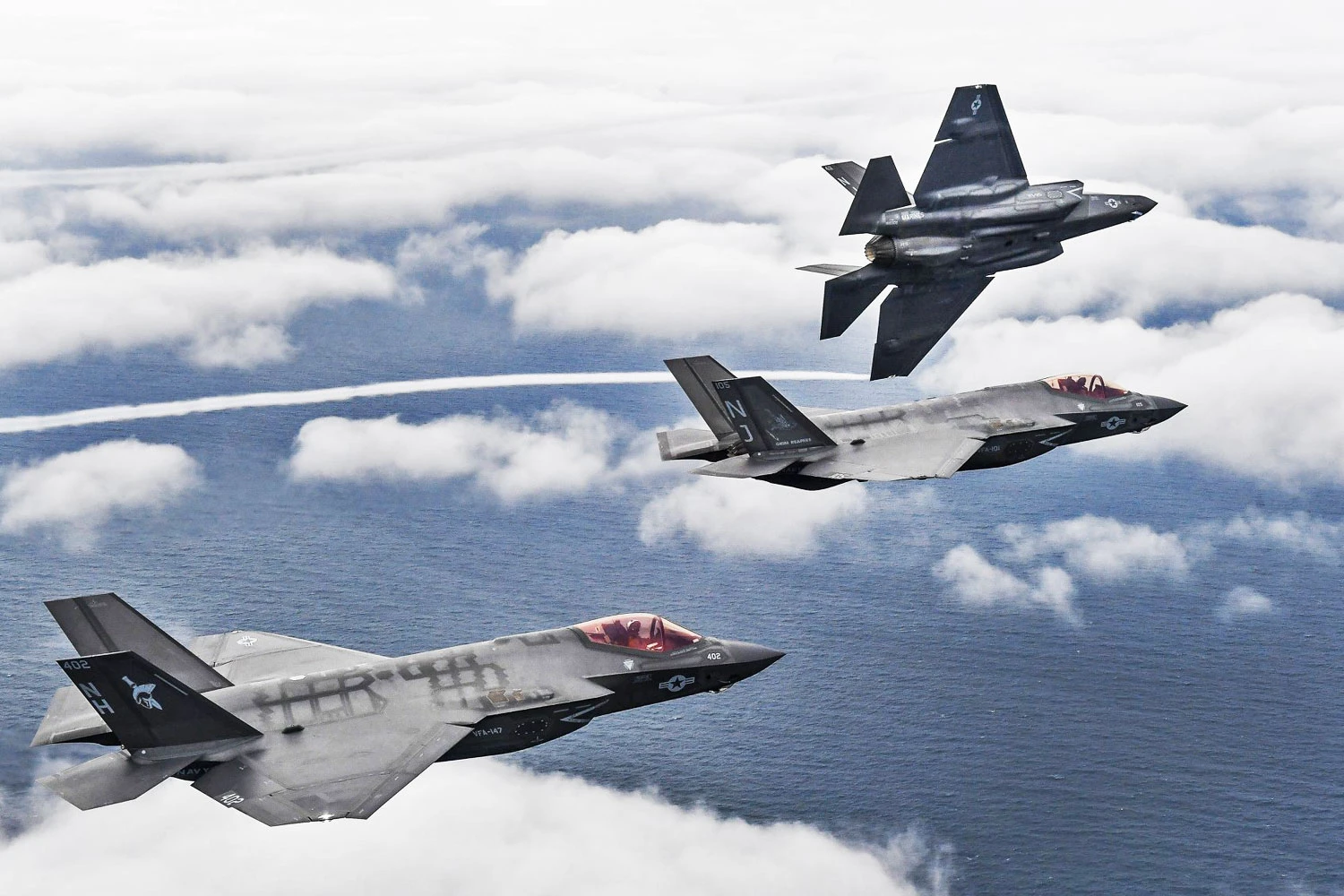 Trump cita os caças 'F-55' e 'F-22 Super' em discurso no Catar