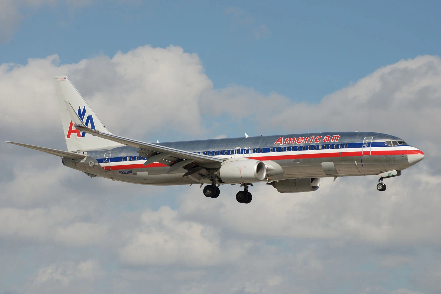 O 737-800 foi entregue à American em 2012 (BriYYZ)