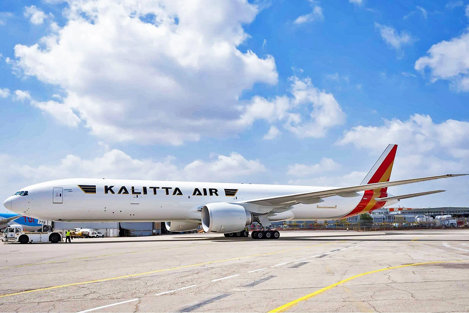 IAI finaliza conversão do primeiro Boeing 777-300ERSF cargueiro