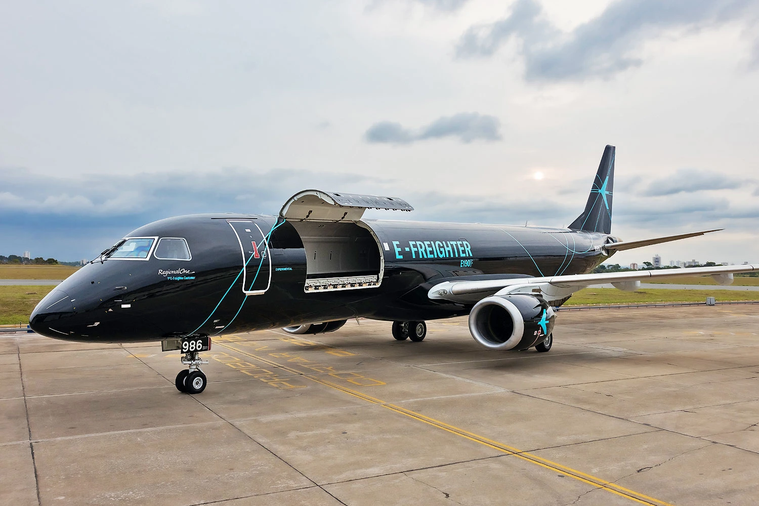 O único E190F convertido até agora (Embraer)