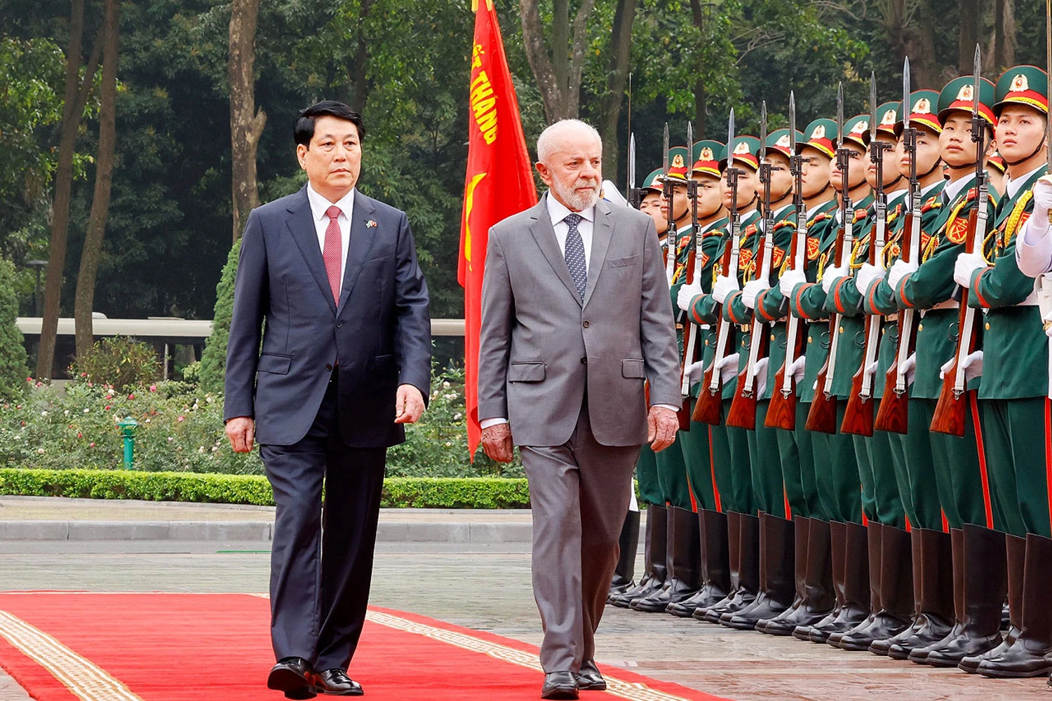 Presidentes Lương Cường e Luiz Inacio Lula da Silva em Hanoi (GV)