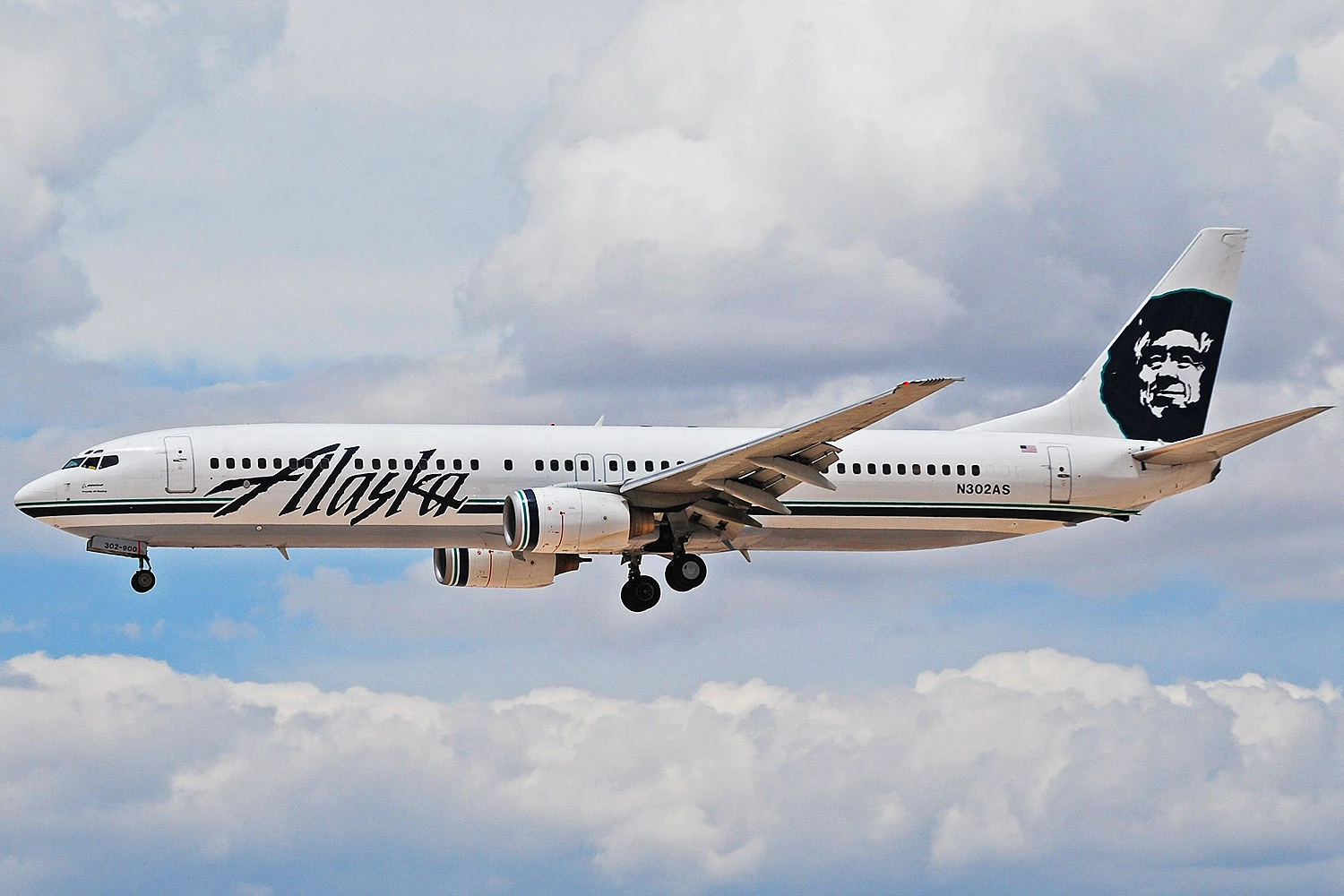Aeronave voou 22 anos pela Alaska e traz como diferencial a ausência de winglets nas asas (Eddie Maloney)