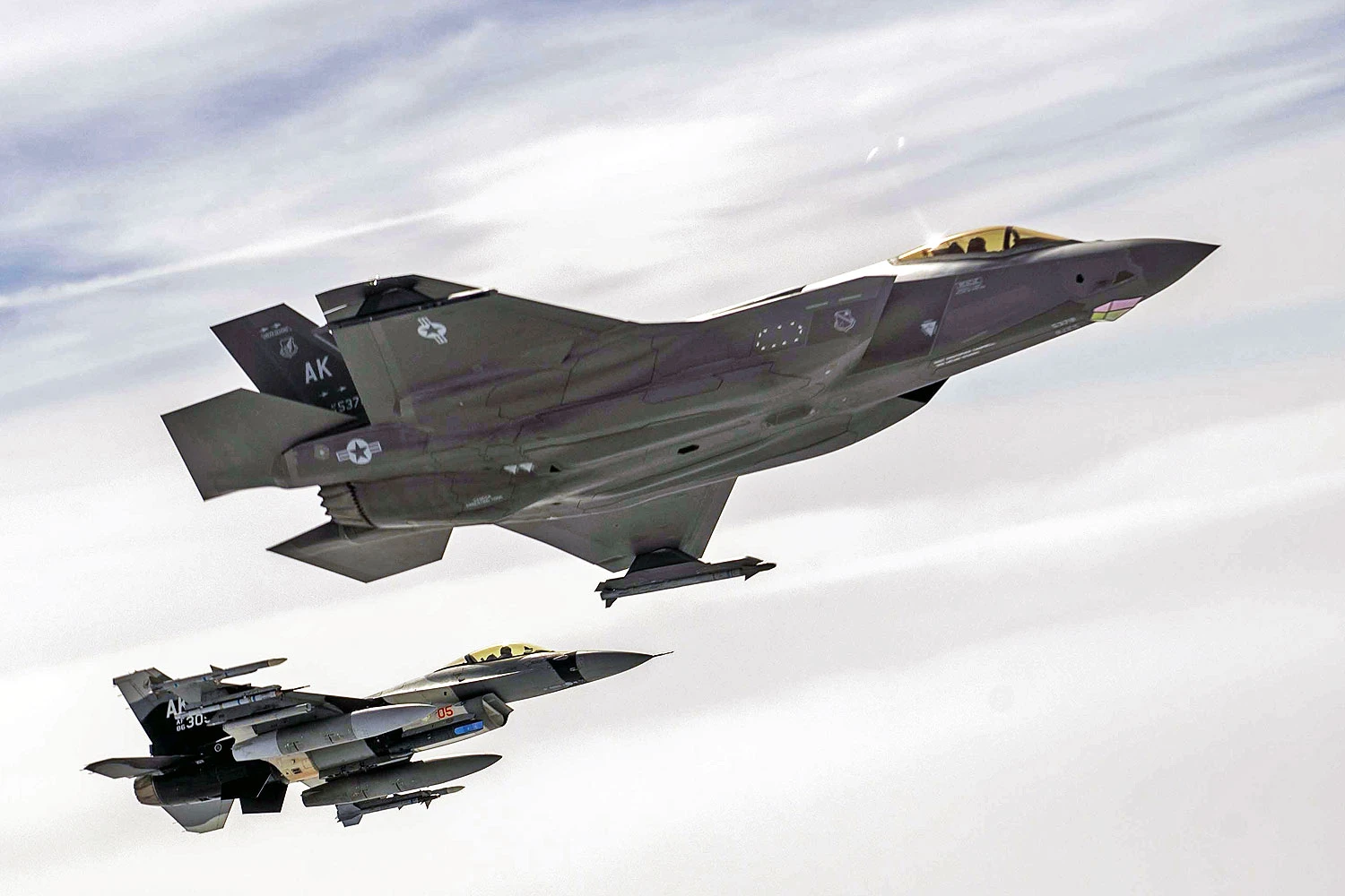 Chefe do Estado Maior da Força Aérea Portuguesa apoia escolha do caça F-35