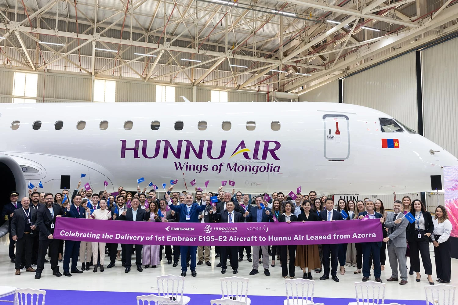 Cerimônia de entrega do primeiro E195-E2 à Hunnu Air (Embraer)