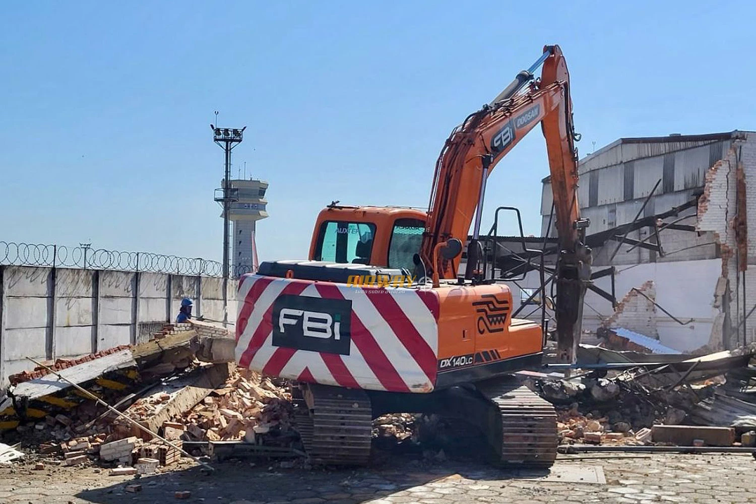 Demolições para construção do novo terminal (Aena)
