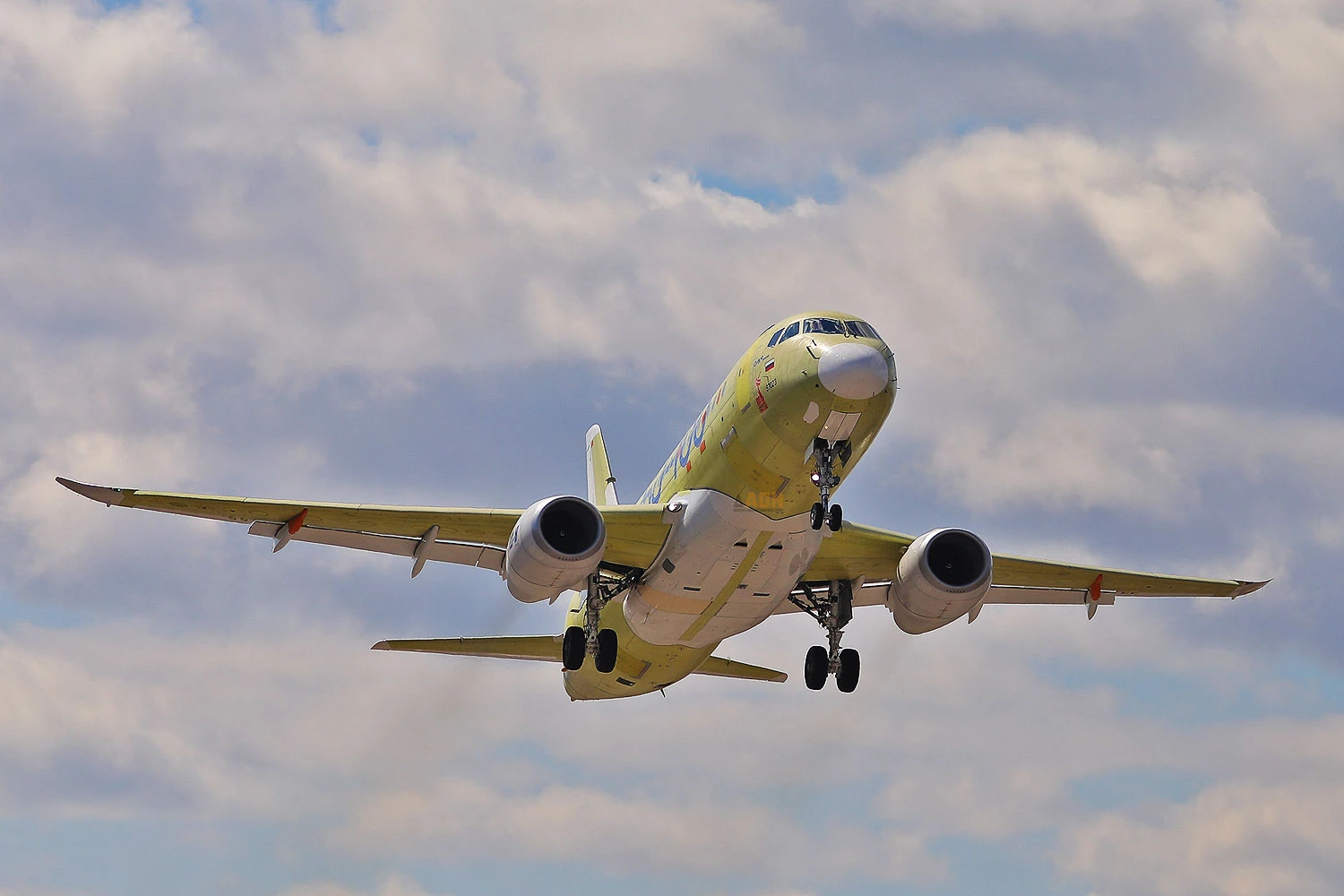 Rússia quer ampliar jato de passageiros para rivalizar com os E2 da Embraer