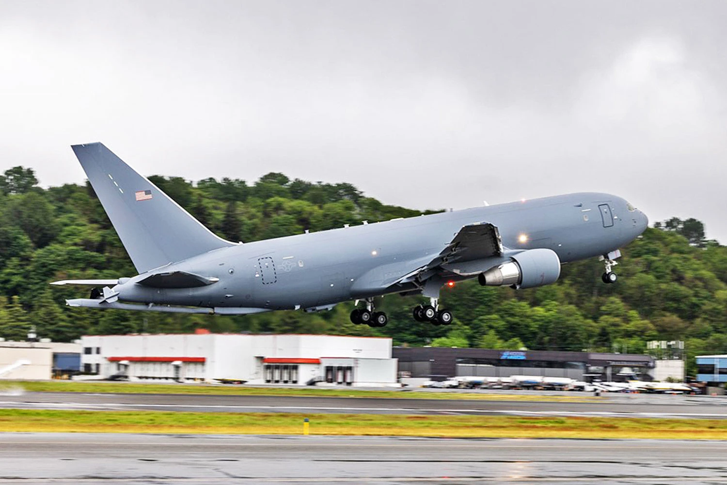 A Boeing voltou a entregar um KC-46 para a For&ccedil;a A&eacute;rea dos EUA (Boeing)