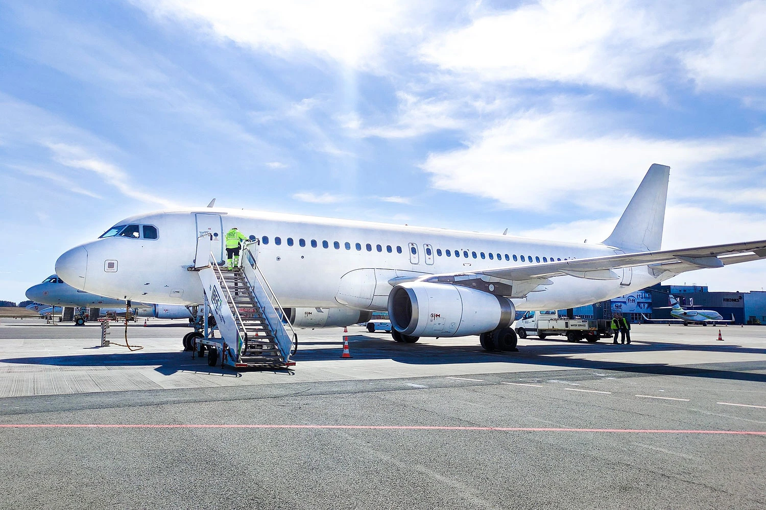 Avion Express abre 250 vagas para pilotos priorizando a América Latina