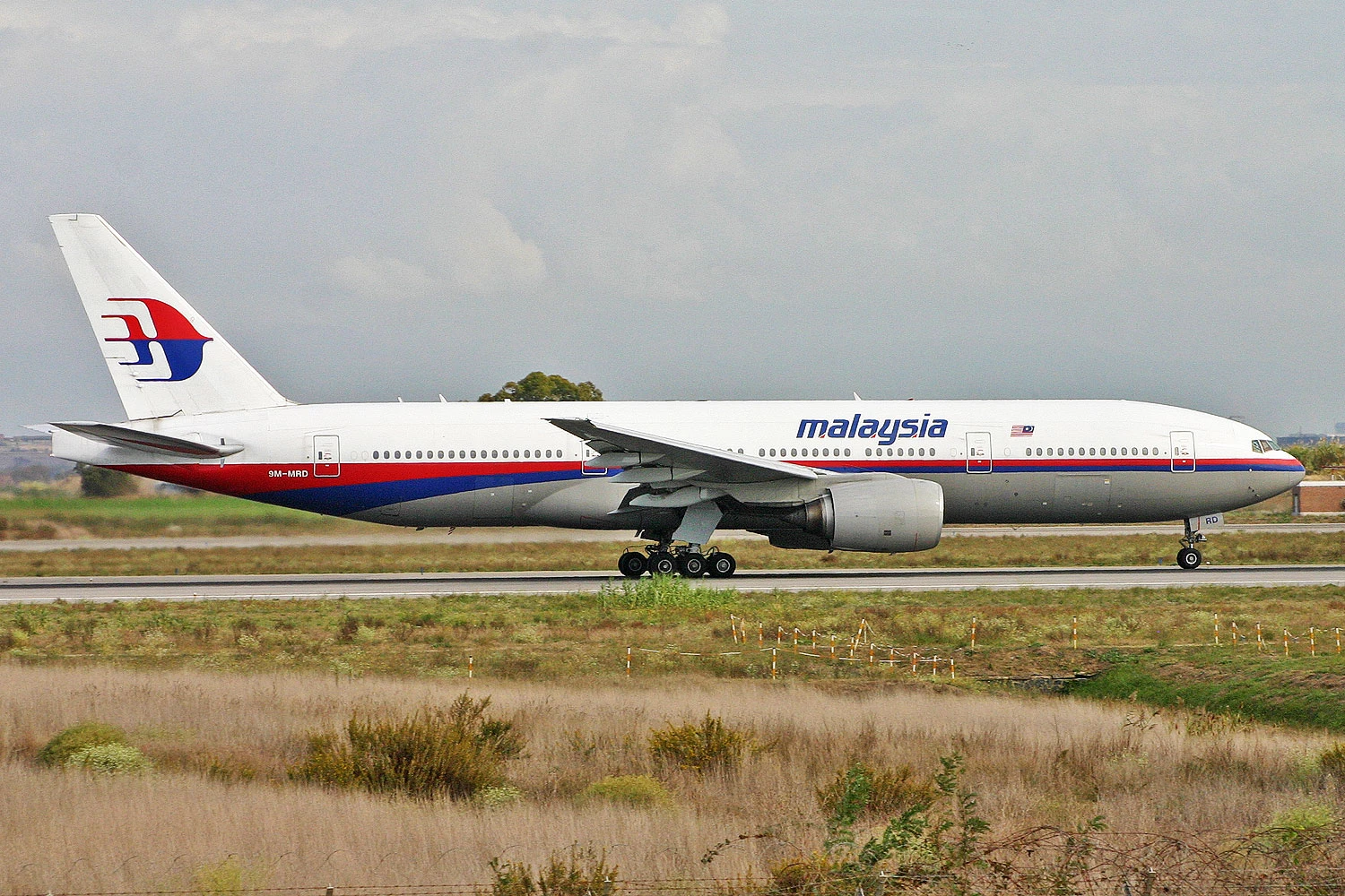 Malaysia Airlines Boeing 777-200 9M-MRD (Alan Wilson)