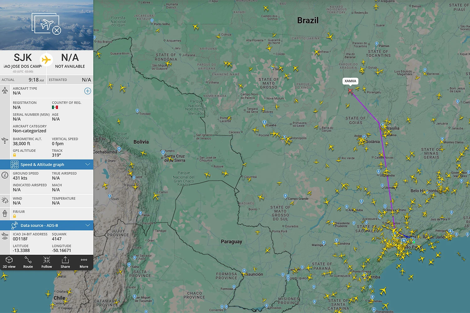 A aeronave XA-XMA que decolou da Embraer e parece seguir rumo ao M&eacute;xico (FlightRadar24)