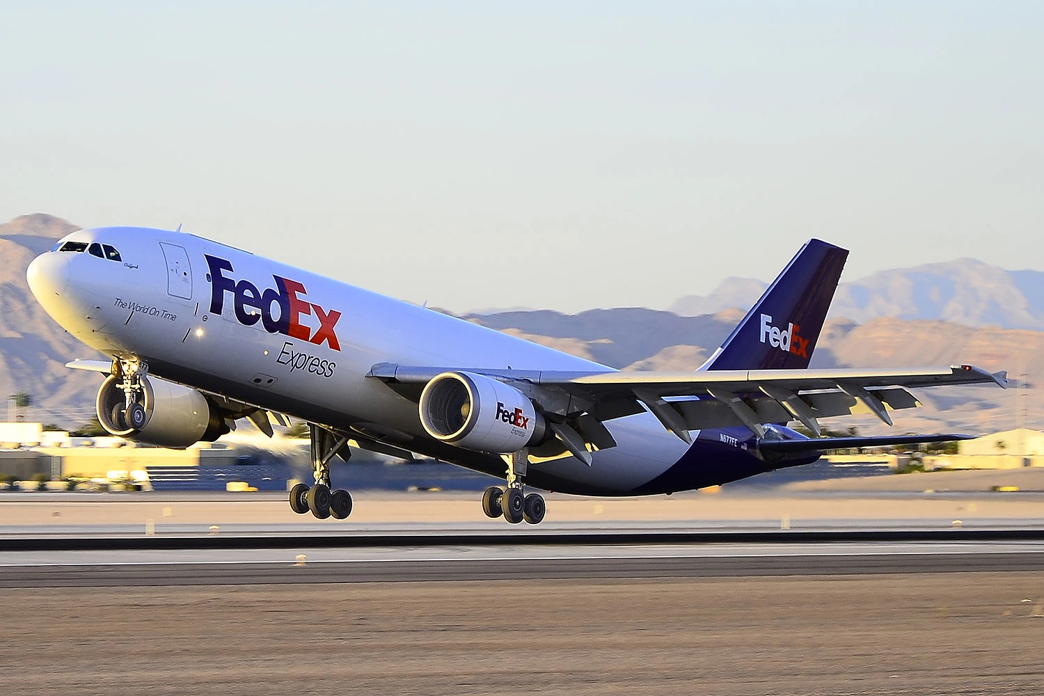 FedEx antecipou aposentadoria de 12 jatos antigos de sua frota de cargueiros