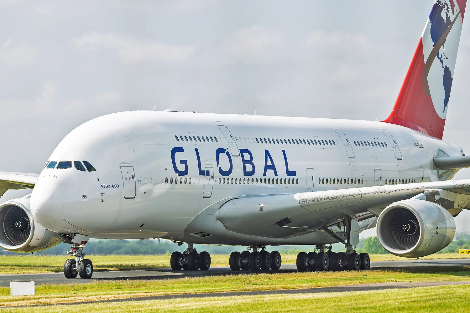 Companhia aérea de um só A380 diz que quer operar voos regulares