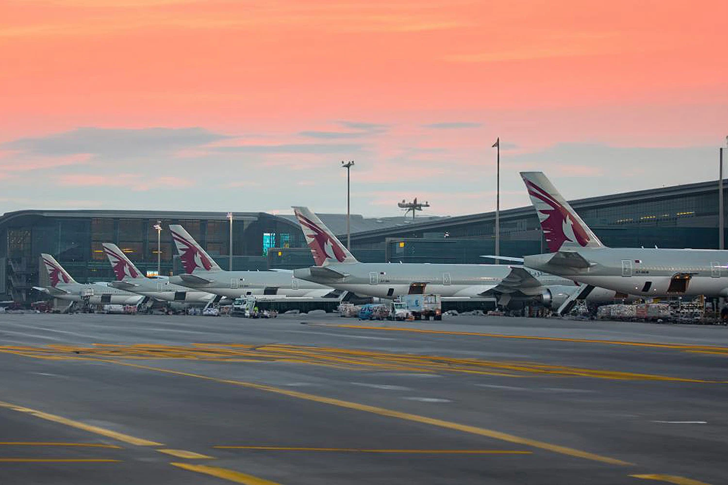 Aviões da Qatar Airways em Doha (HIA)