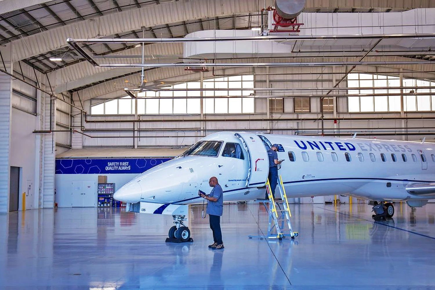 Embraer abre novo centro de manutenção nos EUA e já tem primeiro cliente