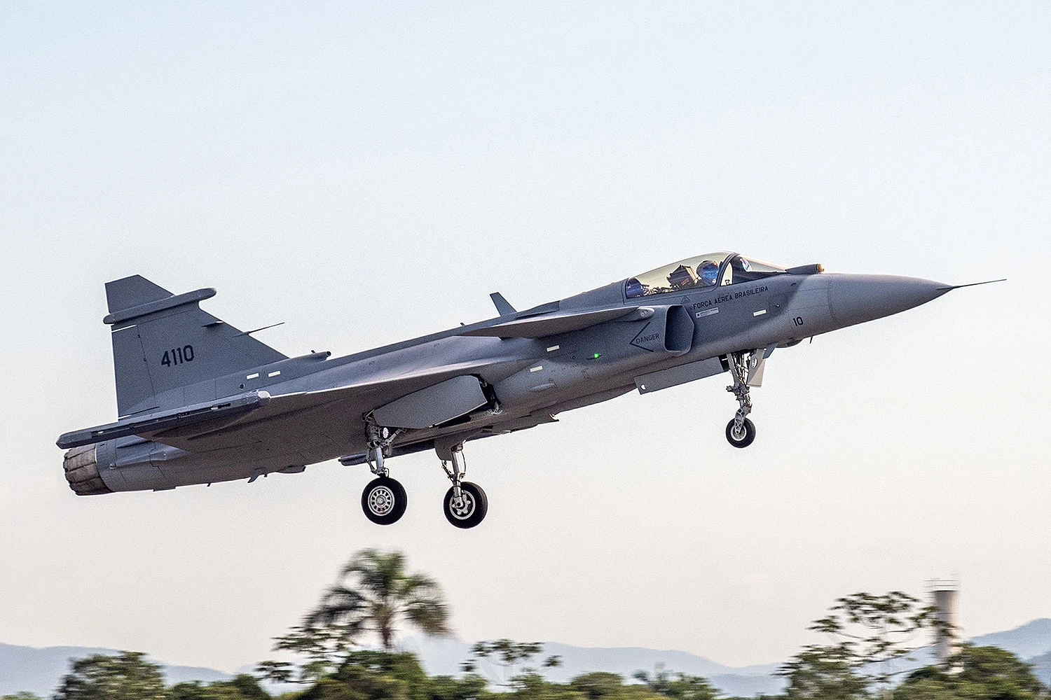 FAB vai adquirir mais 20 caças Gripen E da Saab