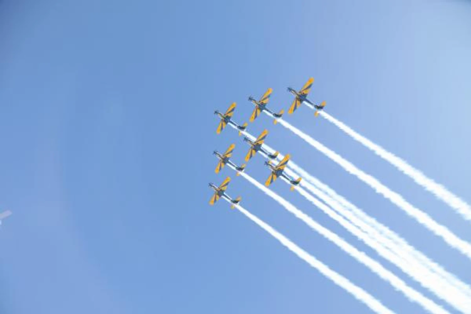 Esquadrilha da Fumaça marca o evento de 80 anos do Vitorioso Regresso (FAB)